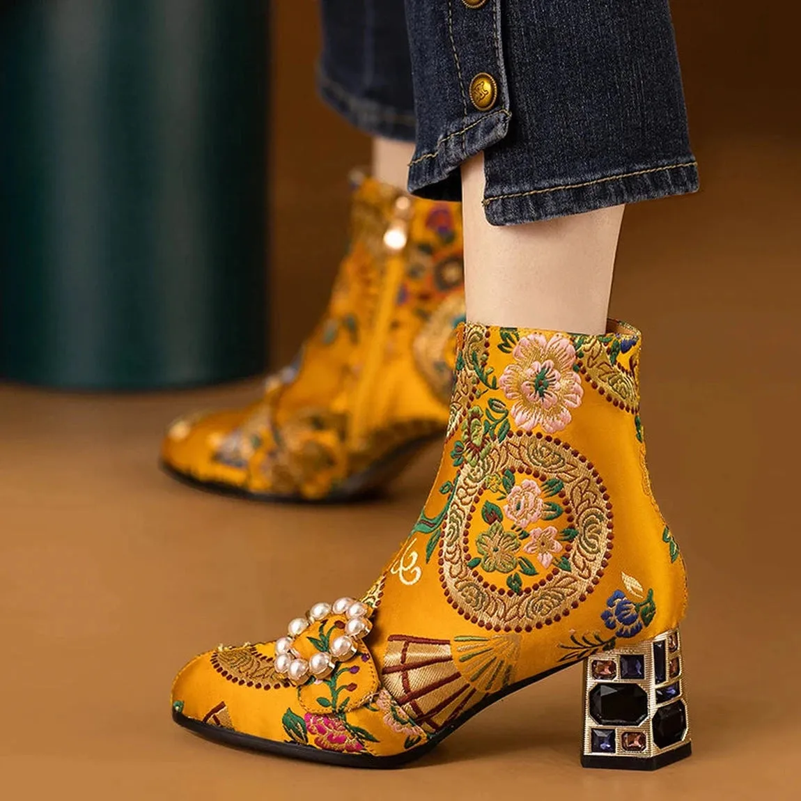 Merendy Marwa High chunky heel Ethnic Embroidered Boots