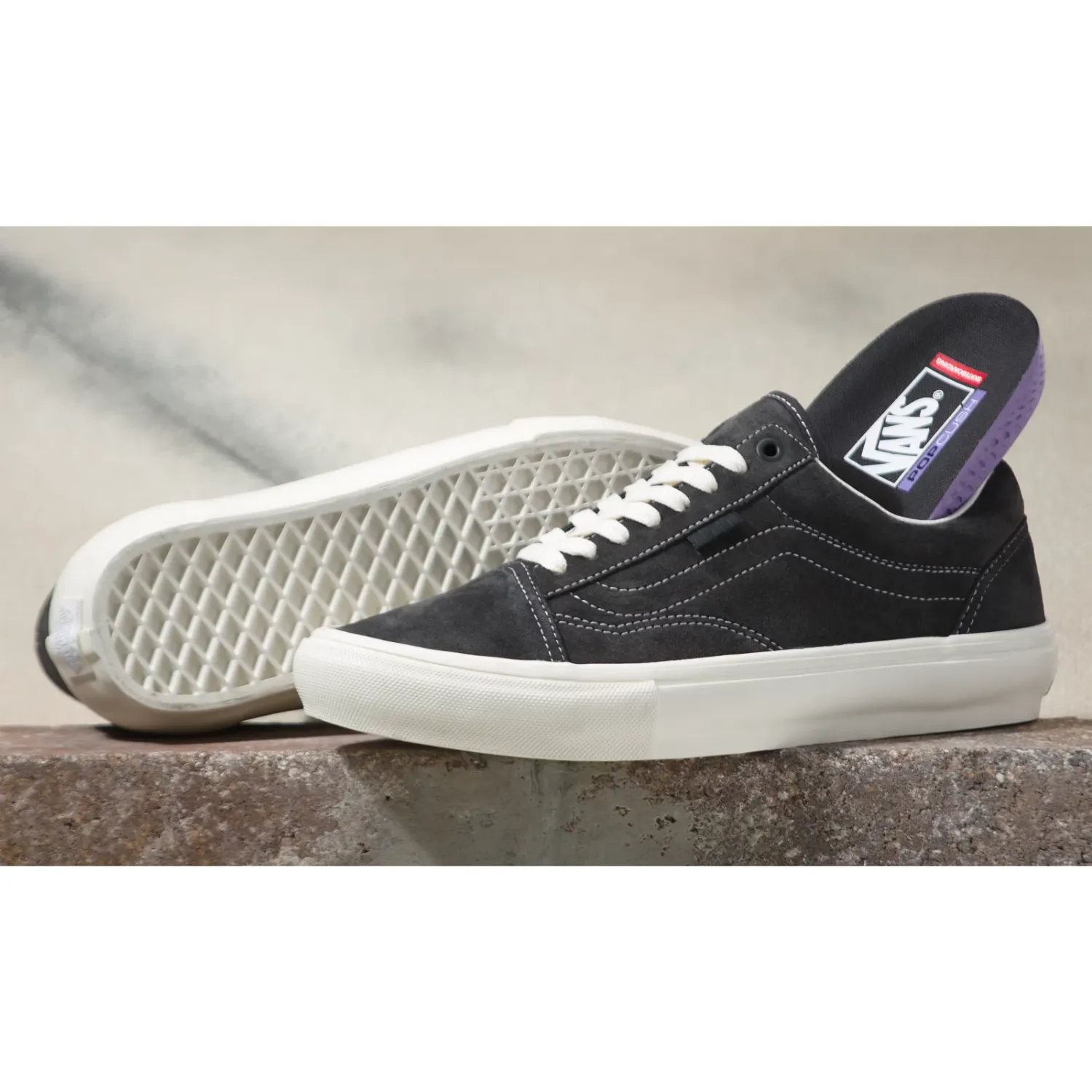 Vans Skate Old Skool Raven/Marshmallow Men's Skate Shoes